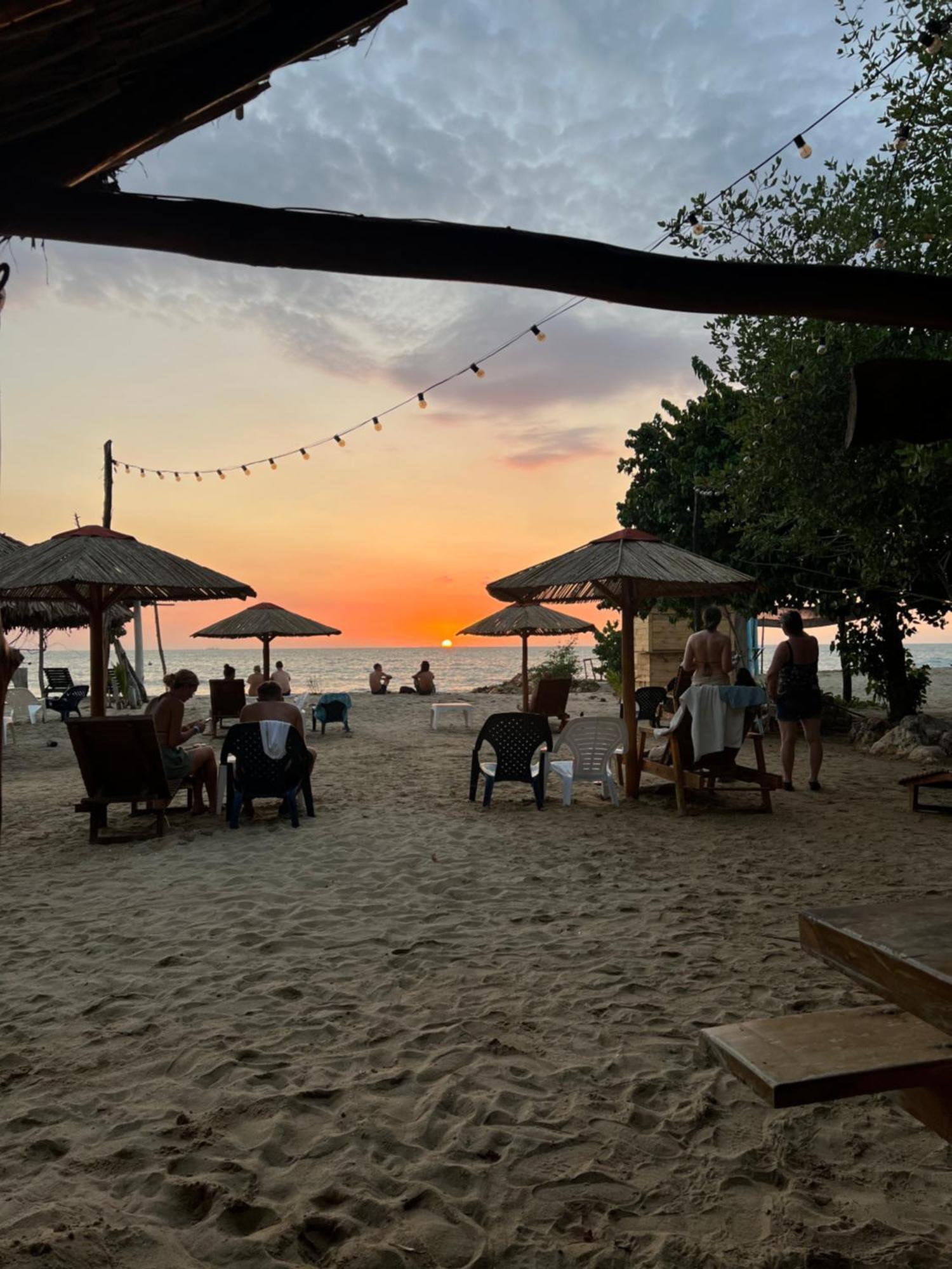 Hostel Beach House Rincón 外观 照片